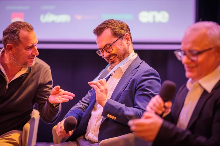 Rozmowa panelistów podczas wieczornej dyskusji